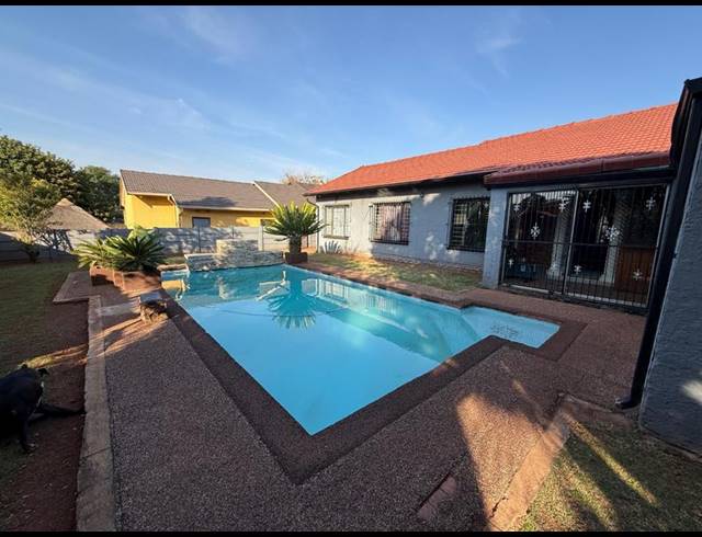4 BEDROOM HOUSE FOR SALE IN LINDHAVEN